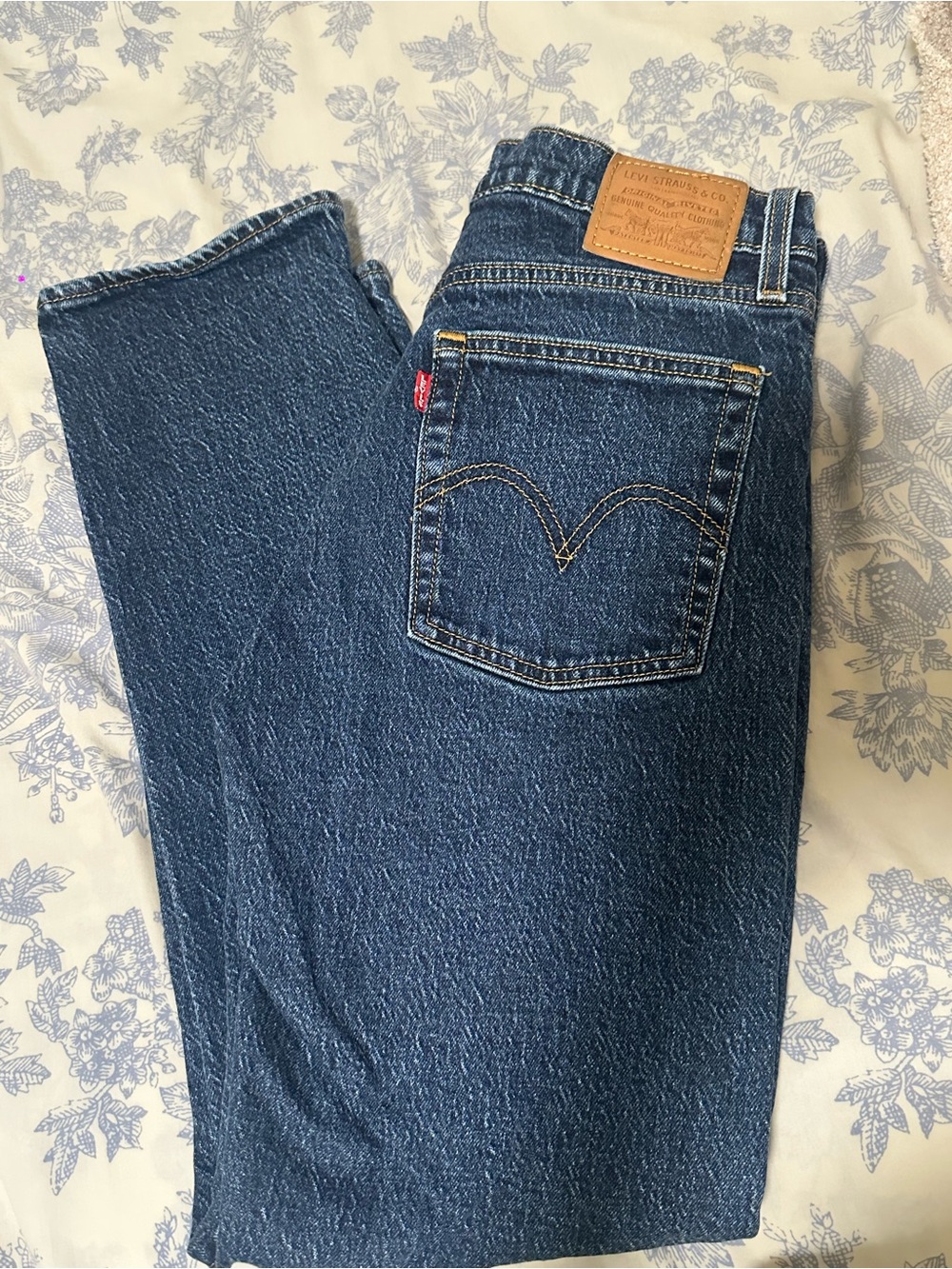 Levi's women’s Wedgie Straight Dark Indigo Straight-Leg Jeans